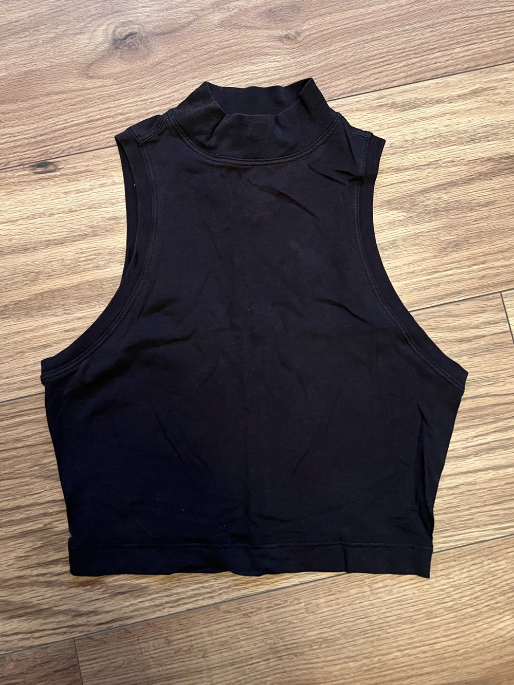 Lululemon Mock Neck Crop Tank Women Size 2 Black Excellent Sleeveless Active Top